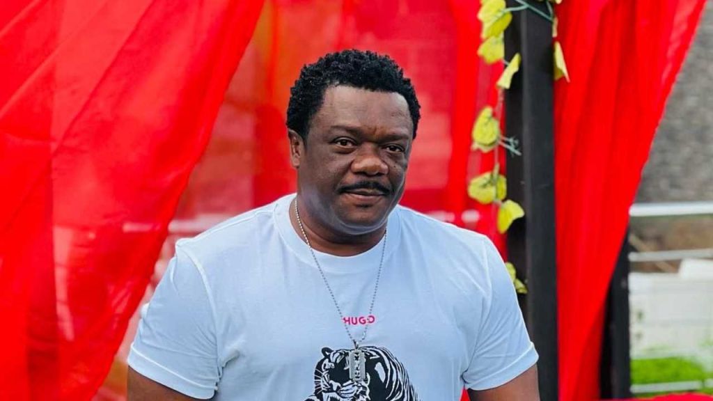 Headshot of actor Kevin Ikeduba